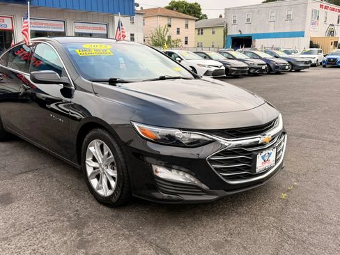 Used 2023 Chevrolet Malibu LT FWD image 2