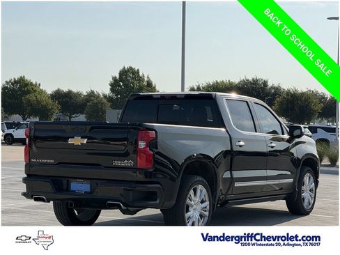 Certified 2024 Chevrolet Silverado 1500 High Country w/ High Country Premium Package AWD/4WD image 4