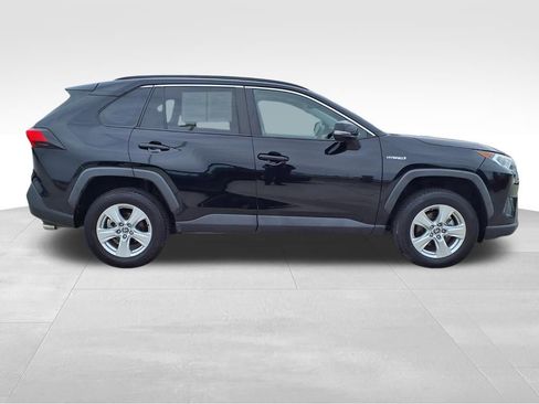 Used 2021 Toyota RAV4 XLE w/ Convenience Package image 7