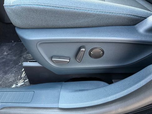 New 2025 Ford Maverick XLT w/ XLT Luxury Package image 33