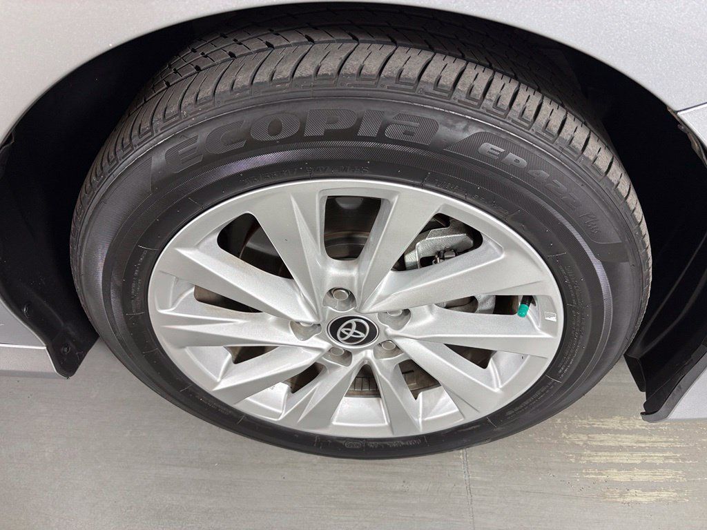Used 2024 Toyota Camry LE FWD image 10