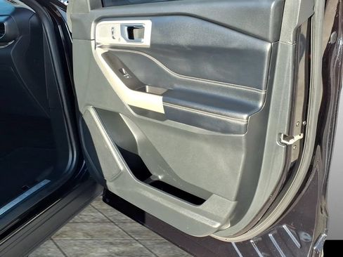 Used 2020 Ford Explorer Limited RWD image 13