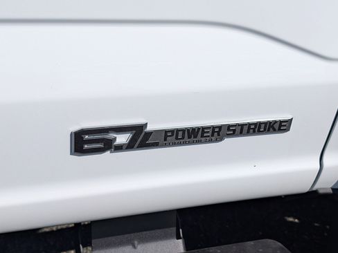 New 2025 Ford F550 4x4 Crew Cab image 7