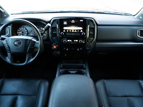 Used 2024 Nissan Titan PRO-4X w/ Pro-4x Convenience Package image 21