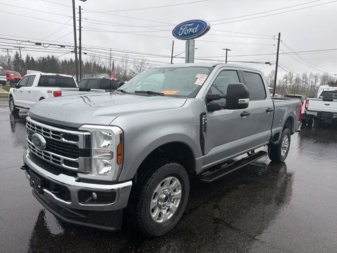Used 2024 Ford F250 XLT image 4