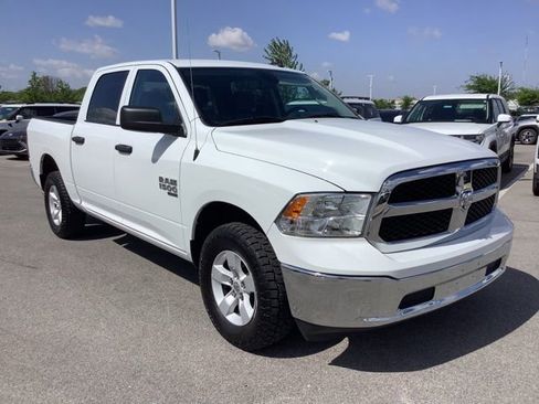Used 2023 RAM 1500 Classic SLT w/ Electronics Group AWD/4WD image 3