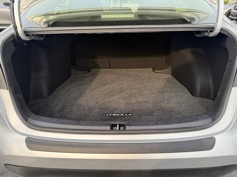 Used 2022 Toyota Corolla LE w/ Carpet Mat Package (TMS) FWD image 22