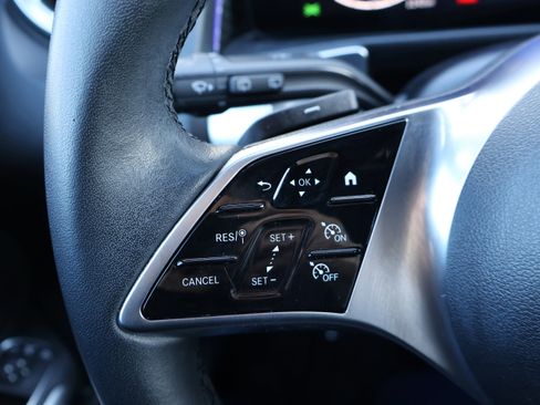 Certified 2024 Mercedes-Benz GLB 250 image 31