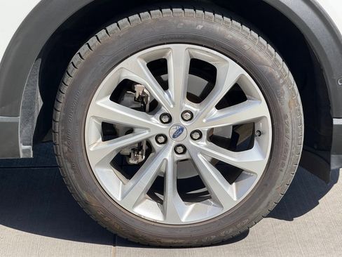 Used 2022 Ford Explorer Platinum w/ Equipment Group 601A AWD/4WD image 8