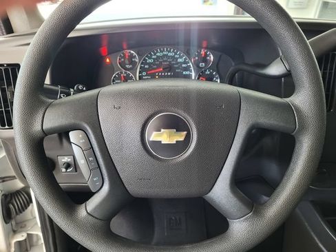 Used 2025 Chevrolet Express 3500 LT w/ LT Preferred Equipment Group RWD image 25