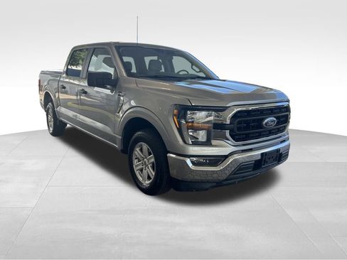 Used 2023 Ford F150 XLT image 2