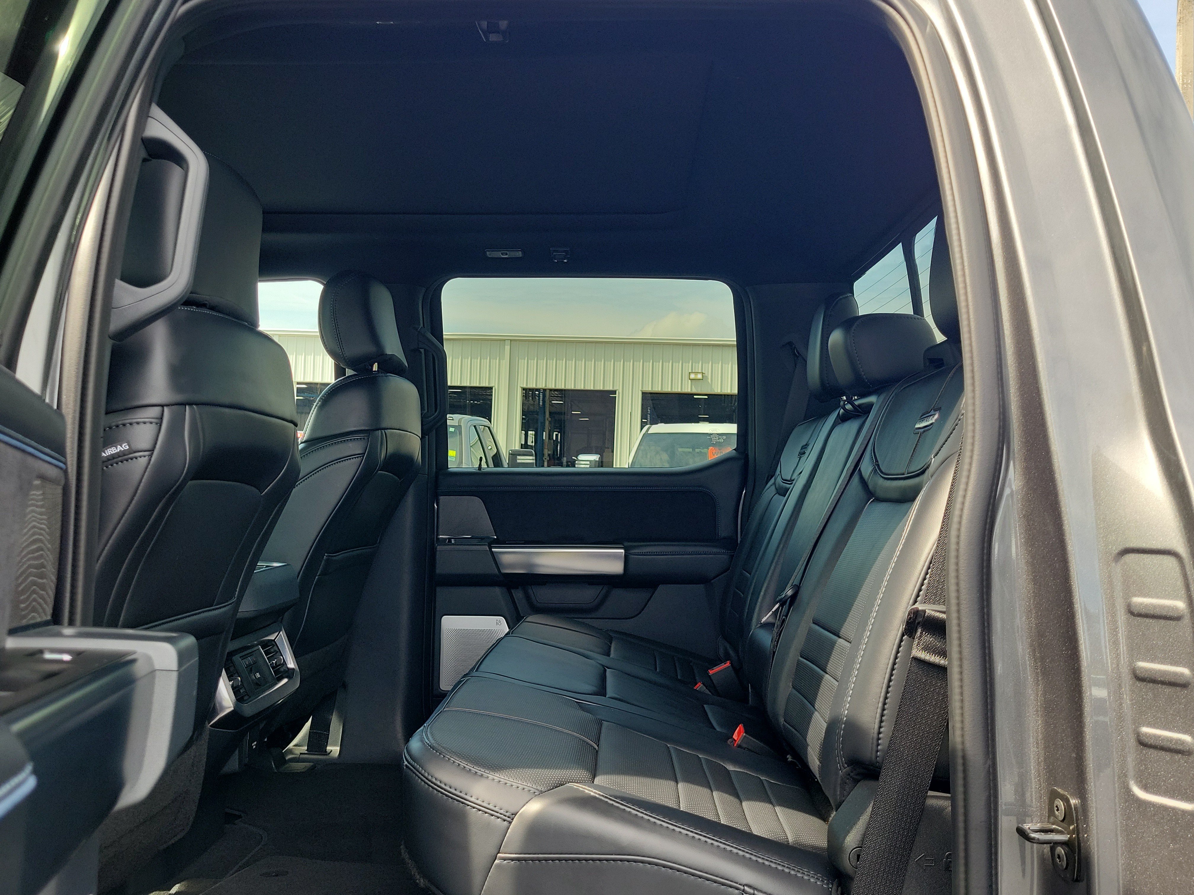Used 2025 Ford F350 Platinum w/ FX4 Off-Road Package AWD/4WD image 11