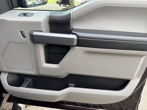 Used 2018 Ford F150 XLT AWD/4WD image 14