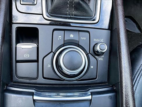 Used 2017 MAZDA MAZDA3 Touring image 35