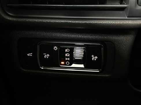 Used 2022 Lincoln Corsair FWD image 28