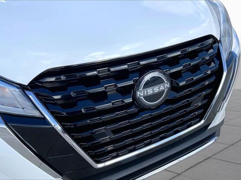 Used 2024 Nissan Kicks S FWD image 29