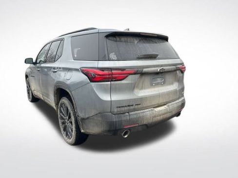 Used 2023 Chevrolet Traverse RS image 3