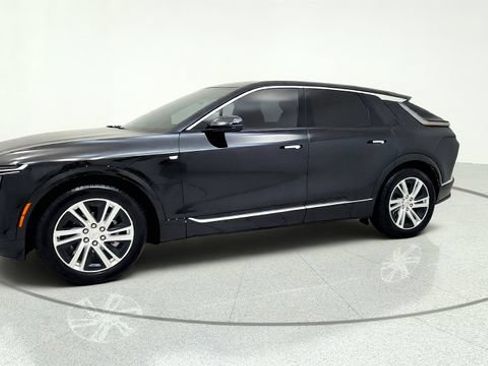 Used 2024 Cadillac Lyriq Tech AWD/4WD image 4