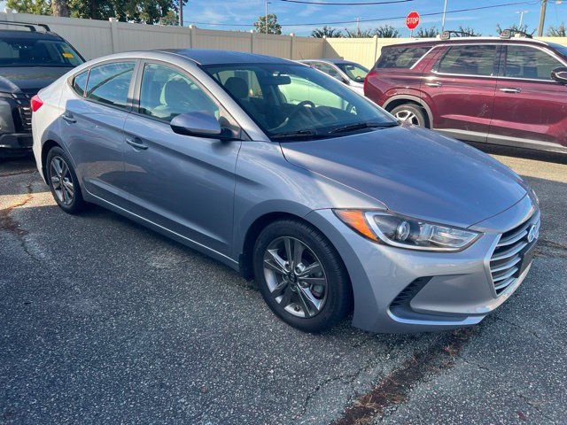 Used 2017 Hyundai Elantra SE FWD image 2