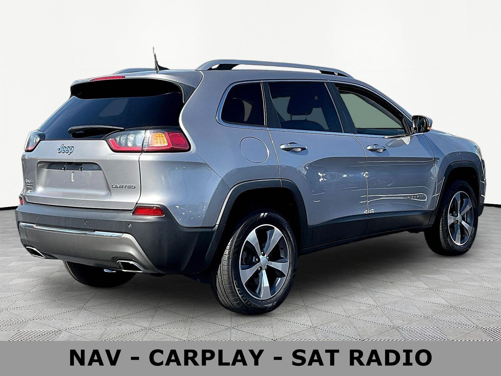 Used 2019 Jeep Cherokee Limited AWD/4WD image 6