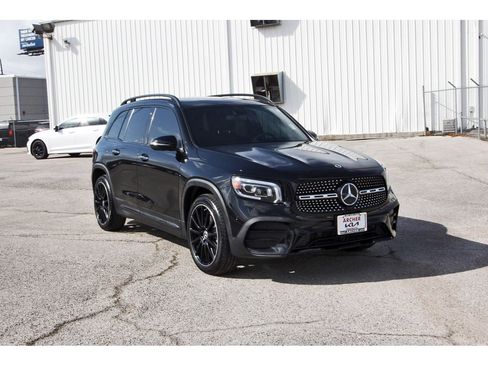 Used 2023 Mercedes-Benz GLB 250 image 8