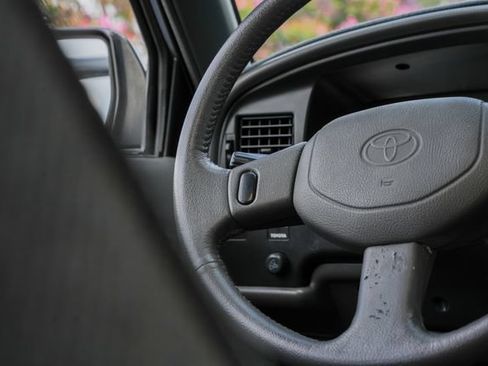Used 1993 Toyota 4Runner SR5 AWD/4WD image 40