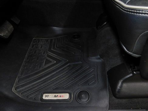 Used 2020 RAM 1500 Laramie image 36