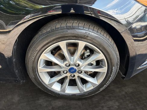 Used 2017 Ford Fusion SE w/ Fusion SE Technology Package FWD image 35
