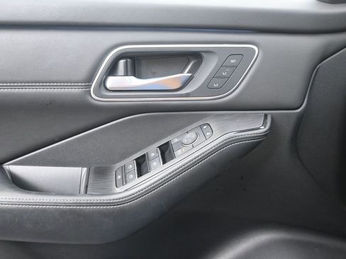 Used 2024 Nissan Rogue Platinum w/ Platinum Premium Package image 14