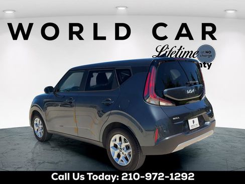 Used 2025 Kia Soul LX w/ LX Technology Package FWD image 5