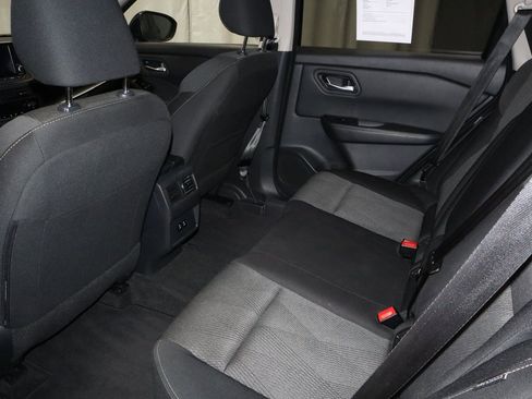 Certified 2025 Nissan Rogue SV image 22