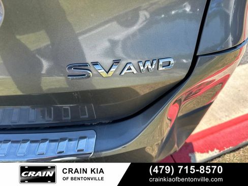 Used 2016 Nissan Rogue SV AWD/4WD image 12