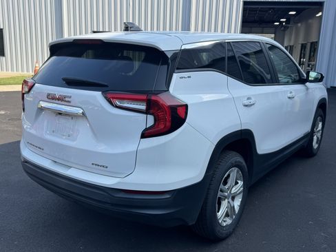 Used 2024 GMC Terrain SLE AWD/4WD image 5