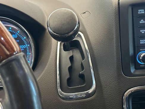 Used 2012 Chrysler Town & Country Limited w/ Luxury Group FWD image 24