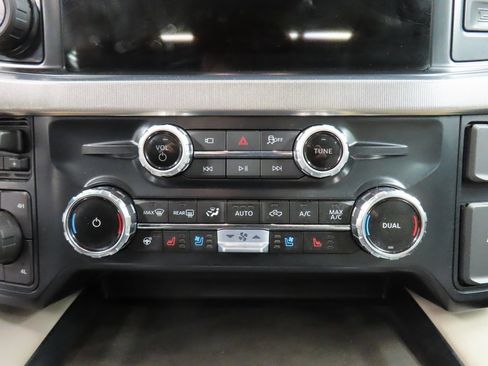 Used 2025 Ford F450 Platinum w/ Platinum Plus Package image 52