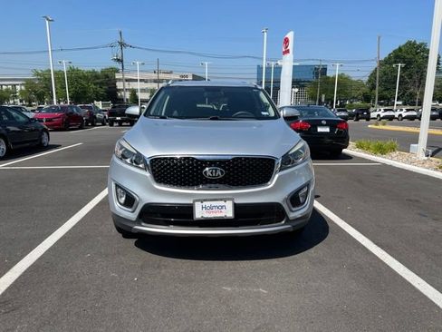 Used 2018 Kia Sorento EX FWD image 2