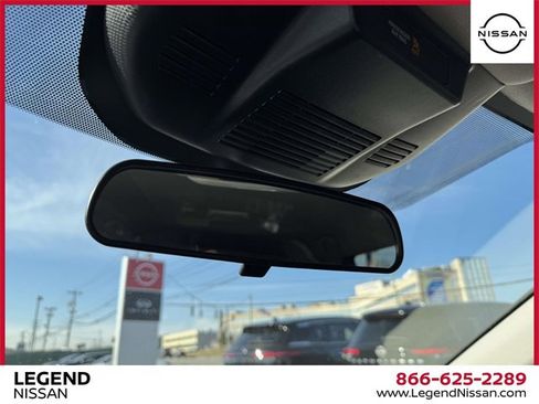 Used 2022 Nissan Rogue SV image 31