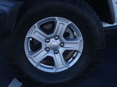 Used 2018 Jeep Wrangler Unlimited Sport S image 26