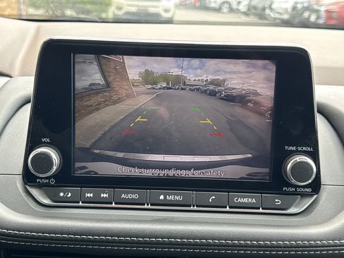 Used 2022 Nissan Rogue SV AWD/4WD image 21