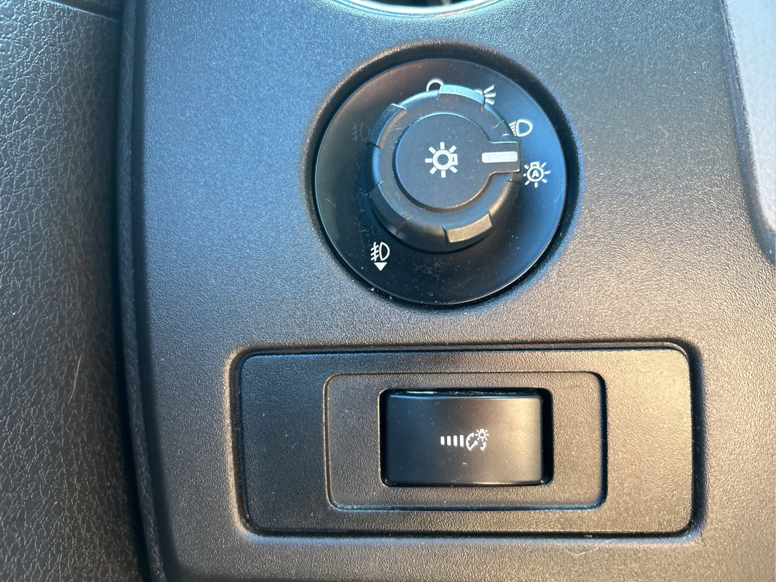Used 2014 Ford F150 XLT w/ Equipment Group 302A Luxury AWD/4WD image 25