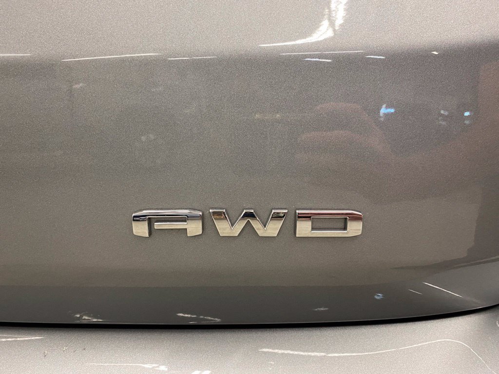 Used 2024 GMC Terrain SLT AWD/4WD image 28