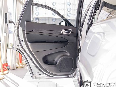 Used 2018 Jeep Grand Cherokee Altitude image 29