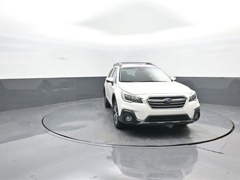 Used 2018 Subaru Outback 2.5i Premium image 2