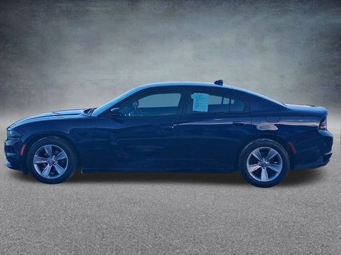 Used 2015 Dodge Charger SXT image 10