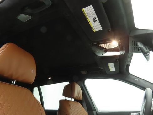 New 2026 BMW X7 M60i image 18