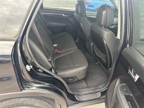 Used 2014 Kia Sorento LX image 15