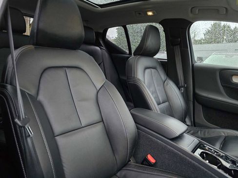 Used 2023 Volvo XC40 B5 Ultimate w/ Protection Package Premier image 11