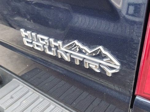 Used 2022 Chevrolet Silverado 1500 High Country image 9