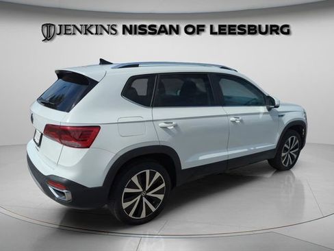 Used 2023 Volkswagen Taos SE image 6