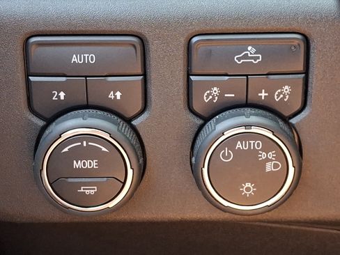 Certified 2023 Chevrolet Silverado 1500 LT AWD/4WD image 24